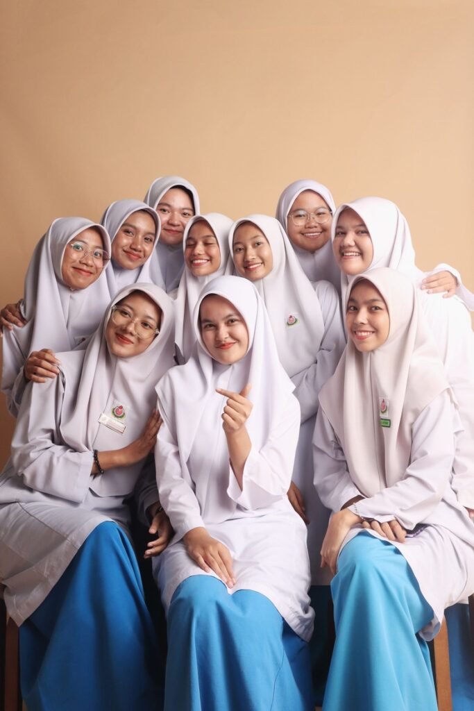 Malay school girls with Malaysia school uniform group photo